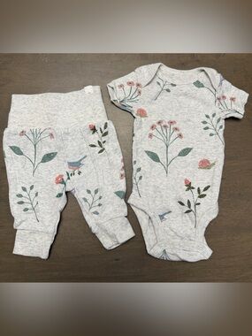 Little Planet by Carter's Baby NB Newborn 2pc Organic Knit Floral Bodysuit Pants
